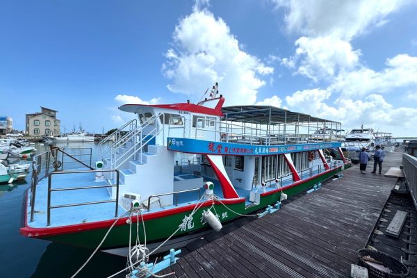 001澎湖元貝田媽媽的休閒船隻，船體大，空間寬敞001